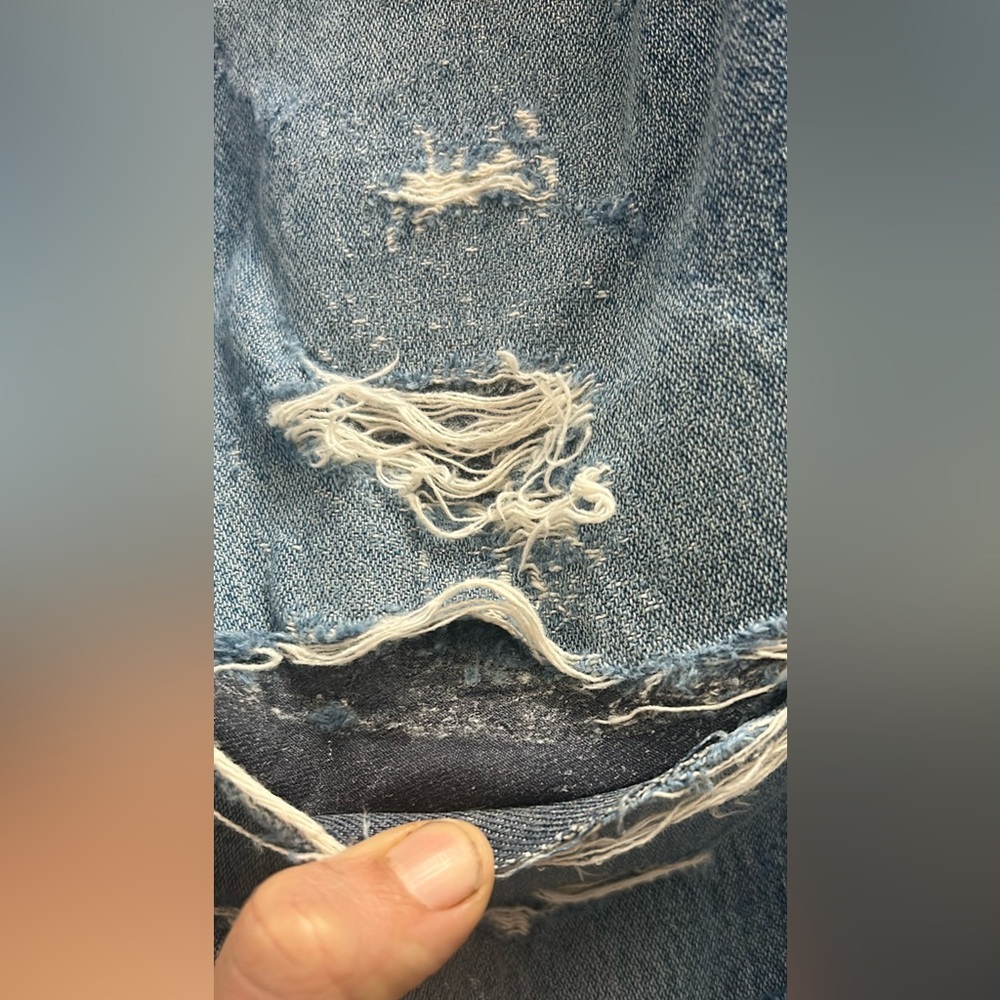 Damaged see pictures Wrangler Women's Distressed Straight Leg Blue Jeans - Picture 5 of 9
